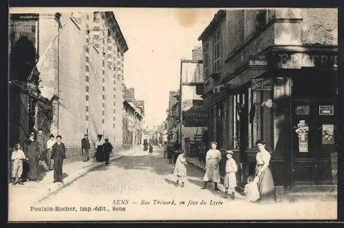 AK Sens, Rue Thénard, en face du Lycée