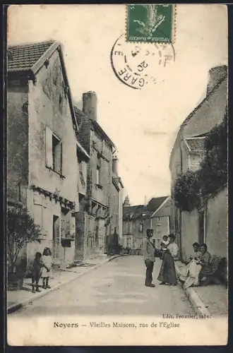 AK Noyers, Vieilles Maisons, rue de l`Église