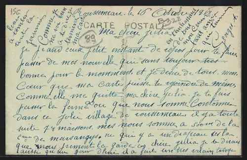 AK Roussemeau, Entrée du Village avec des habitants et des maisons alignées le long de la route