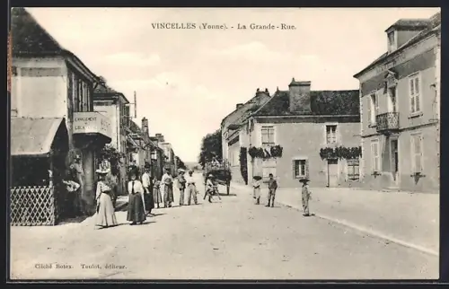 AK Vincelles /Yonne, La Grande-Rue animée avec des habitants et commerces