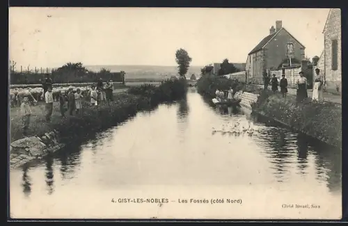 AK Gisy-les-Nobles, Les Fossés, côté Nord, avec habitants et paysage rural