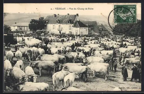 AK Vézelay, Vue du Champ de Foire