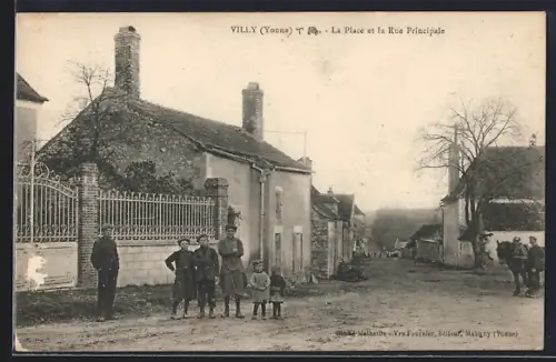 AK Villy /Yonne, La Place et la Rue Principale