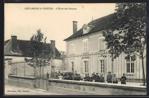 AK Coulanges-la-Vineuse, L`École des Garcons