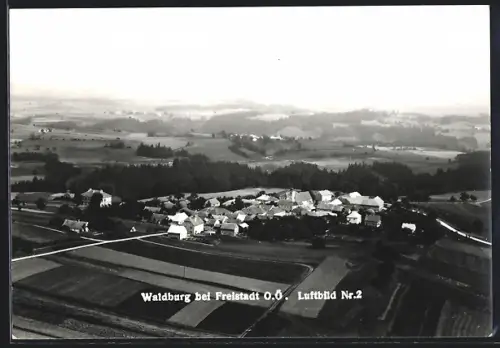 AK Waldburg bei Freistadt, Gesamtansicht mit Umgebung, Fliegeraufnahme