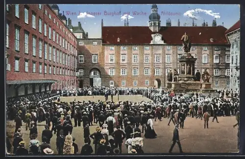 AK Wien, Hofburg, Innere Burghof mit Wache-Ablösung, Denkmal, Frauen und Männer mit Hüten