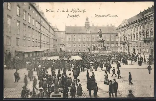 AK Wien, Hofburg, Burghof mit Wacheabblösung