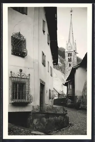 AK Bergün, Strassenpartie mit Kirchturm