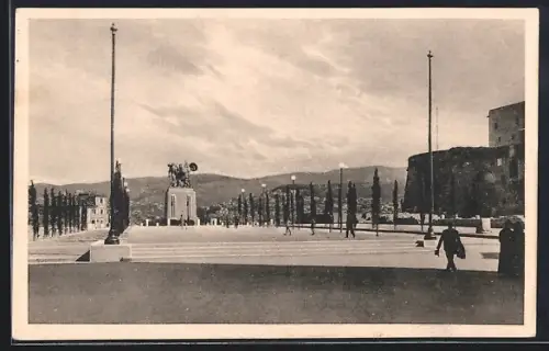 AK Trieste, Piazza della Cattedrale, Monumento ai Caduti