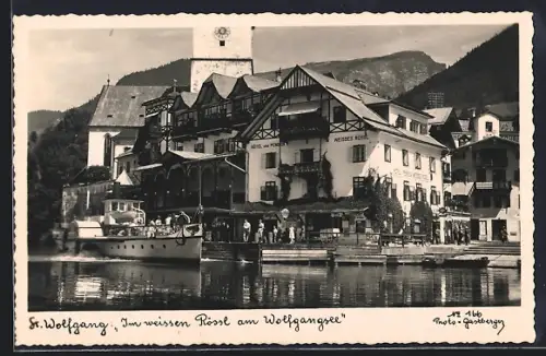 AK St. Wolfgang, Blick auf das Weisse Rössl am Wolfgangsee vom Wasser