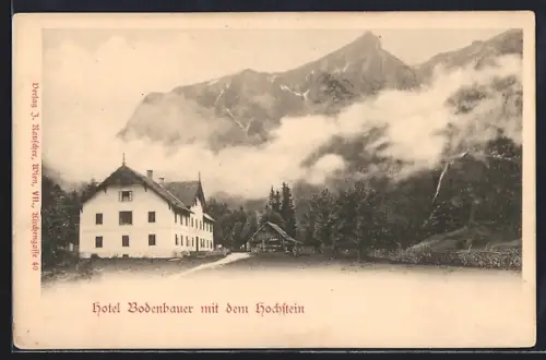 AK Thörl /Stmk., Hotel Bodenbauer mit dem Hochstein in den Wolken