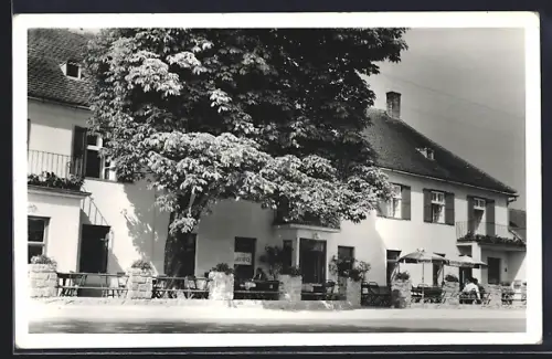 Foto-AK Glaubendorf, Strassenpartie mit Cafe