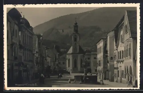 AK Weyer a. d. Enns, Marktplatz mit Brunnen und Kirche