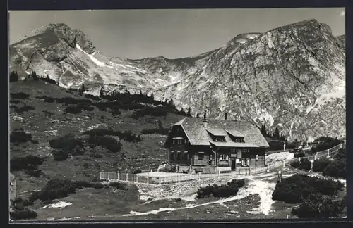 AK Tragöss, Sonnschienalpe, Gasthaus mit Alpengebirge