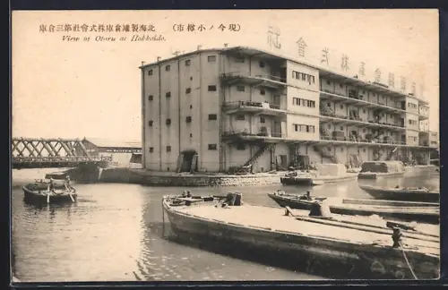 AK Otaru /Hokkaido, Hafen, Gebäudeansicht mit Brücke