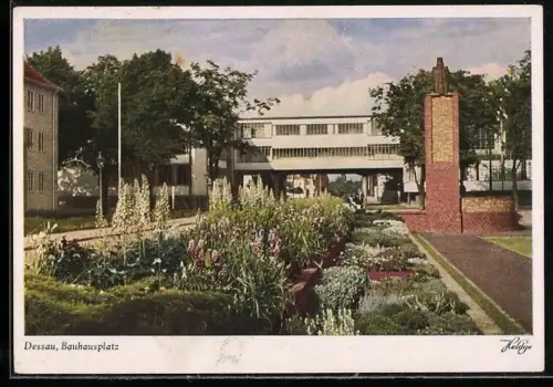 AK Dessau, Bauhaus-Gebäude am Bauhausplatz