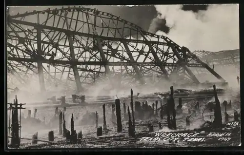 AK Texas City, TX, Explosion 1947, Wreckage