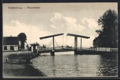 AK Nieuwveen, Kattenbrug