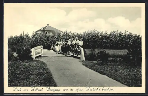 AK Hoek van Holland, Bruggetje over de vijver, Hoeksche boschjes