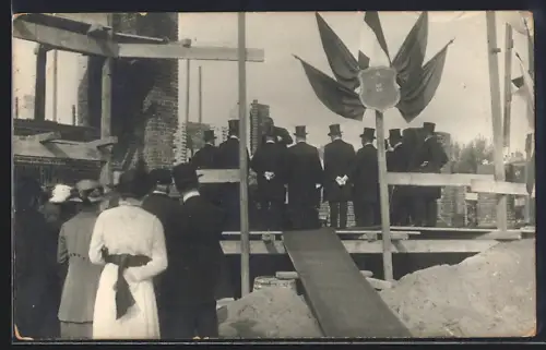 Foto-AK Cuxhaven, Grundsteinlegung eines Gebäudes