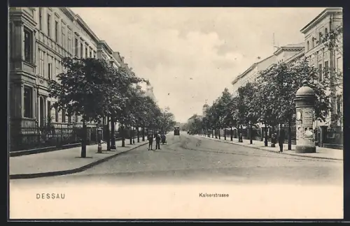 AK Dessau, Kaiserstrasse mit Strassenbahn und Litfasssäule