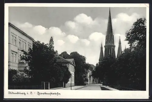 AK Oldenburg i. O., Gartenstrasse mit Kirchturm