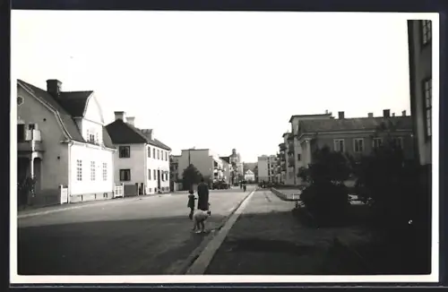 Foto-AK Bollnas, Partie in einer Strasse