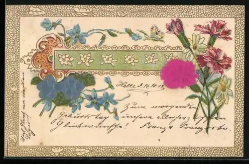 Stoff-Präge-AK Nelken, Blaue Blumen, Schmetterling, Ornament-Rahmen