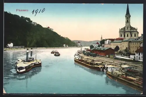 AK Passau, Bootspartie mit Blick auf den Hafen und die Bahnlinie