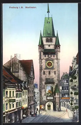 AK Freiburg, Martinstor mit Strassenbahn