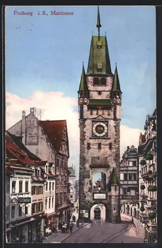 AK Freiburg, Martinstor mit Strassenbahn