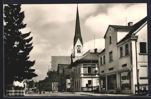 AK Schwabmünchen, Luitpoldstrasse mit Kirchturm