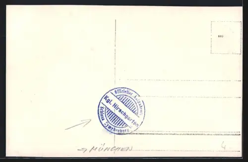 AK Nymphenburg, Mann bei einem Hirsch im Kgl. Hirschgarten