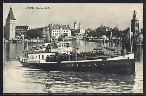 AK Lindau /B., Blick auf den Hafen mit auslaufendem Raddampfer Königin Chharlotte