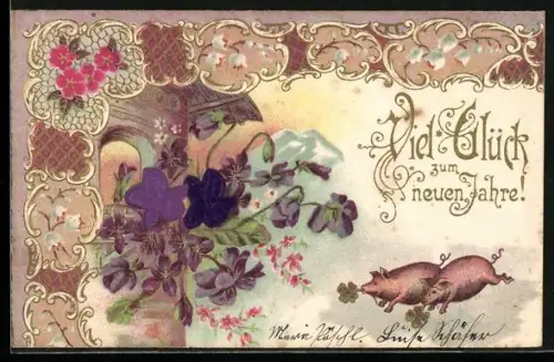 Stoff-Präge-AK Schweine mit Kleeblättern, geprägte Blumen an einem Haus