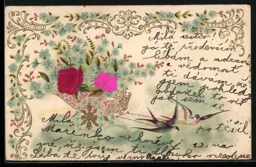 Stoff-Präge-AK Schwalbengespann mit Rosen und Vergissmeinnicht