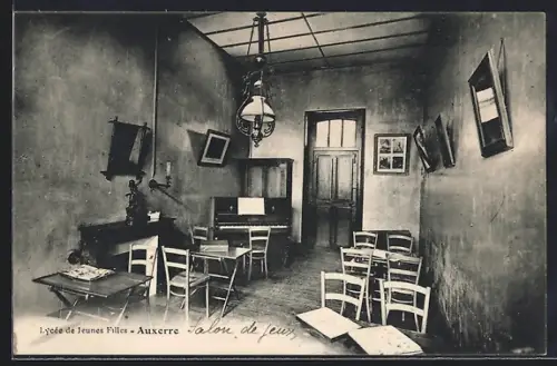 AK Auxerre, Lycée de Jeunes Filles, salon de jeux