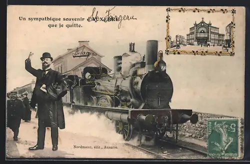 AK Auxerre, Un sympathique souvenir que je quitte, homme saluant devant une locomotive à vapeur