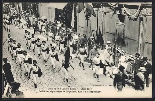 AK Sens, Défilé des Gymnastes de Migennes, Rue de la République