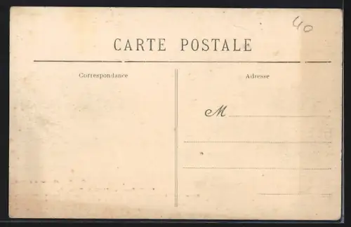 AK Sens /Yonne, L`allée des Verts, route bordée d`arbres avec des passants se reposant