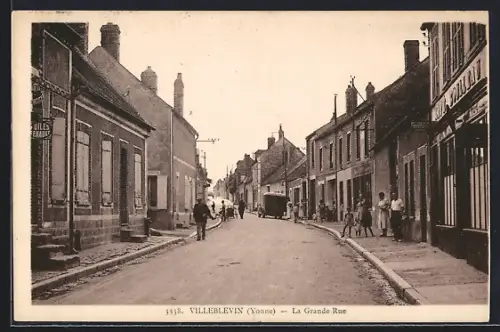AK Villeblevin /Yonne, La Grande Rue