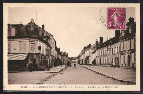 AK Villeneuve-l`Archevêque /Yonne, La Rue de la République