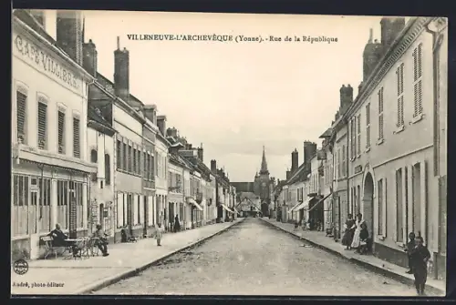 AK Villeneuve-l`Archevêque /Yonne, Rue de la République
