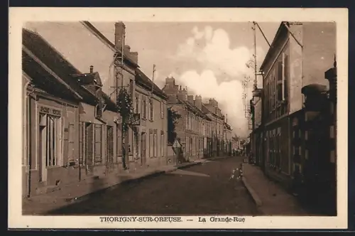 AK Thorigny-sur-Oreuse, La Grande-Rue