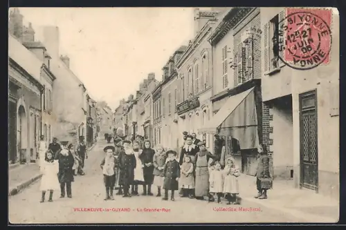 AK Villeneuve-la-Guyard, La Grande-Rue animée avec des habitants et des enfants