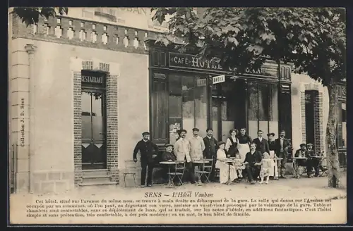 AK Sens, L`Hôtel Vauban avec des personnes assises devant le café