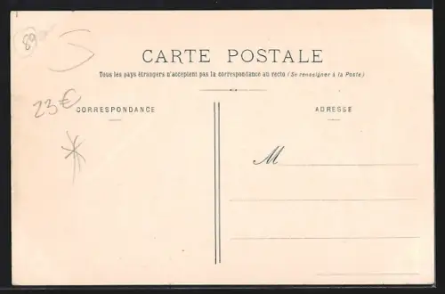 AK Appoigny, Grande-Rue décorée avec habitants en tenue d`époque