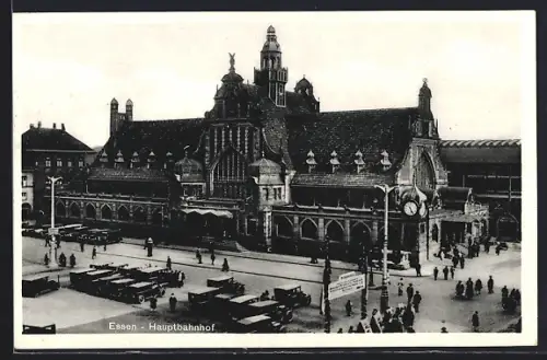 AK Essen, Hauptbahnhof mit Parkplatz und Leuten