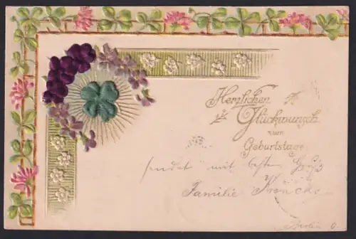 Stoff-Präge-AK Violette Blumen mit Kleeblättern, Geburtstagsgruss