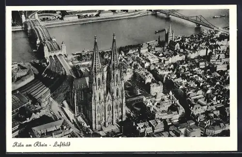AK Köln a. Rhein, Teilansicht mit Dom, Fliegeraufnahme